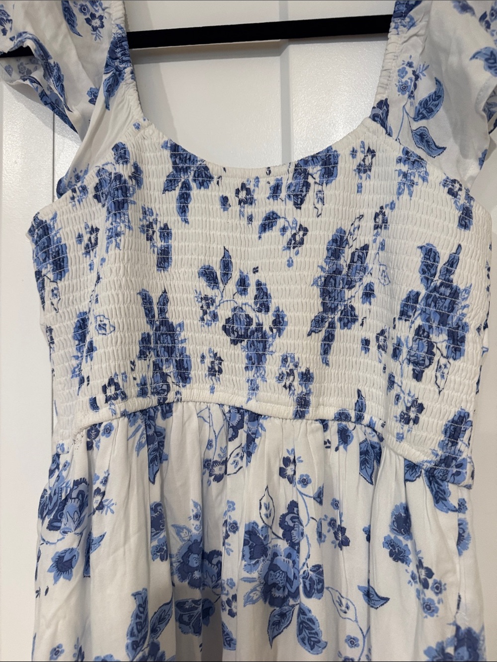 Hollister White Maxi Dress with Blue Floral Print - Picture 7 of 7